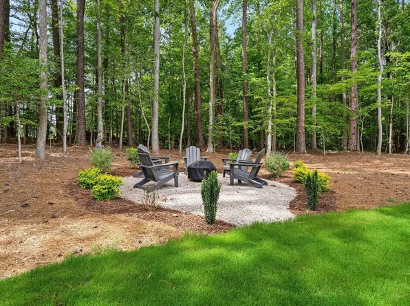 1528 Lake Adventure Ct, Raleigh, NC 27613