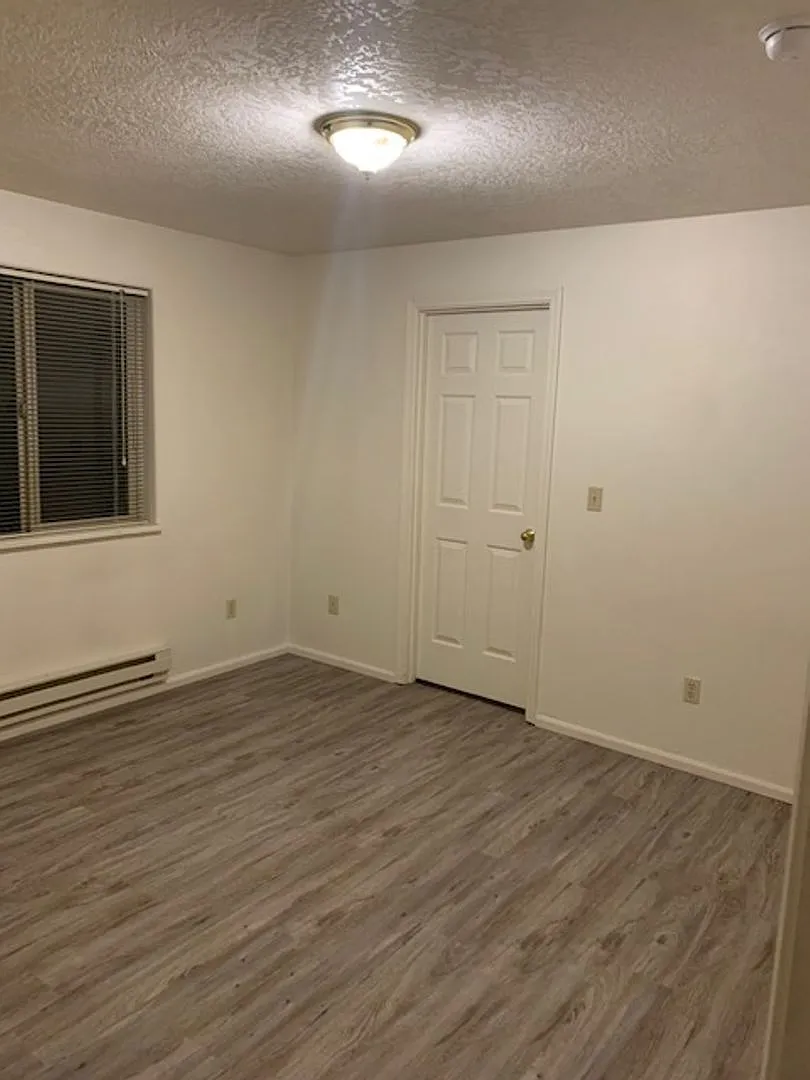 705 Benjamin Ave Duplex — Photo 3