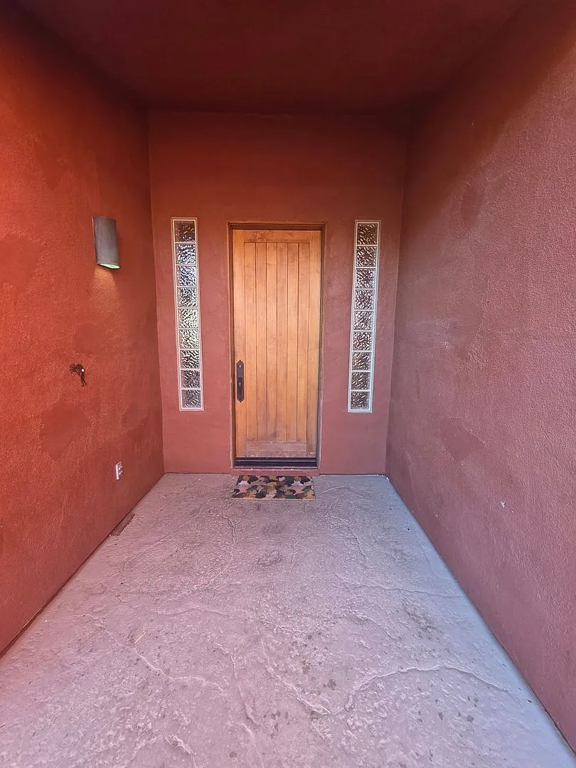 Spacious 4-Bedroom, 2.5-Bath Home — Photo 3