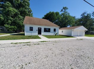 203 N 11th St, Clinton, IN 47842