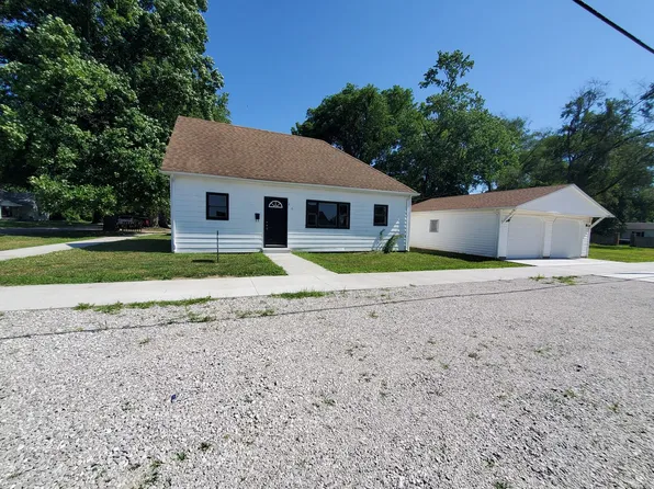203 N 11th St, Clinton, IN 47842