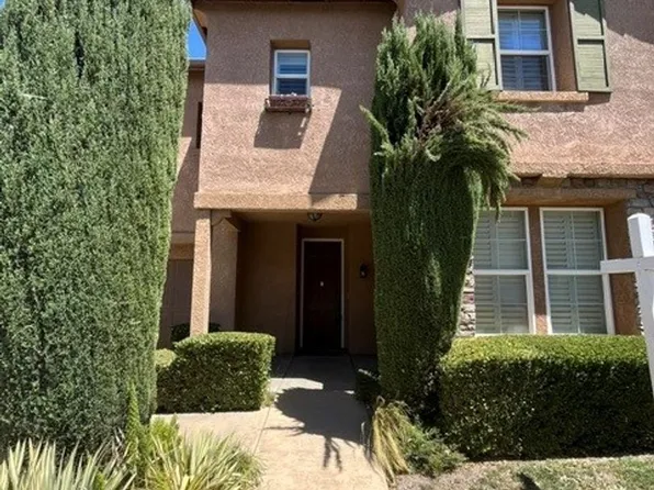 1534 N Oliveto Ct, Visalia, CA 93291
