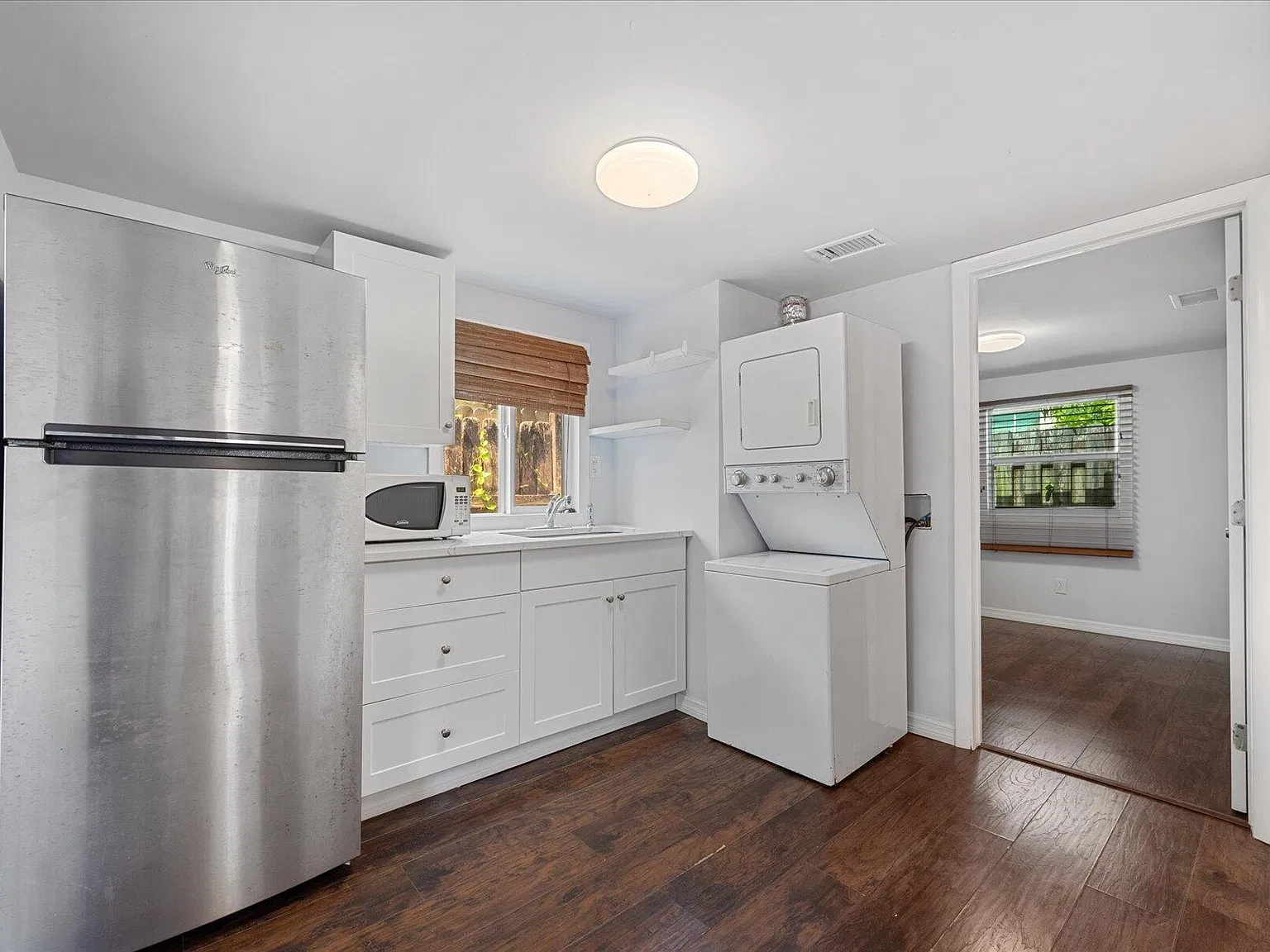 2 bed, 2.0 bath, 2171 sqft, $2,349 — Photo 4