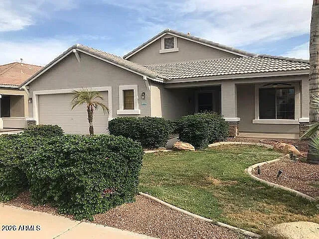 4 bed, 2.0 bath, 2030 sqft, $3,000 — Photo 2