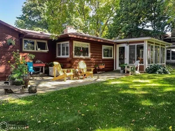 1385 Beeds Lake Dr, Hampton, IA 50441