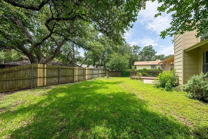 4209 Harcourt Dr — Photo 9