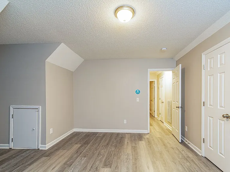 525 Hidden Cellars Dr — Photo 18