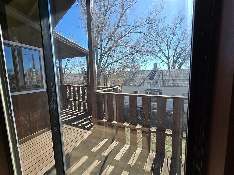 714 N Cottage Grv — Photo 10