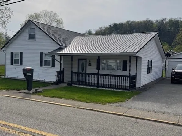 218 Silver St, Poca, WV 25159