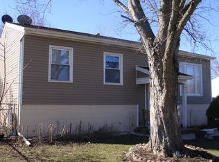 821 E Schaumburg Rd, Streamwood, IL 60107