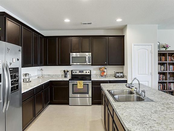 5th image of 3412 Oceanview Dr