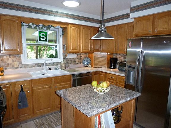 5th image of 15180 Golf View Ct