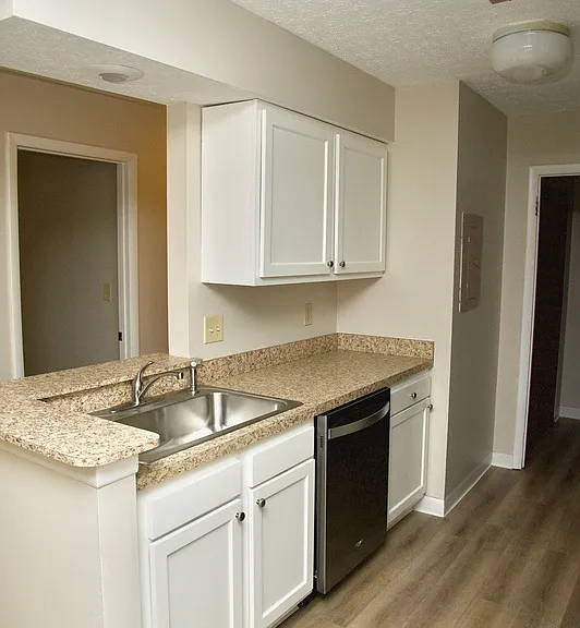 2245 Hedgerow Rd #B — Photo 13