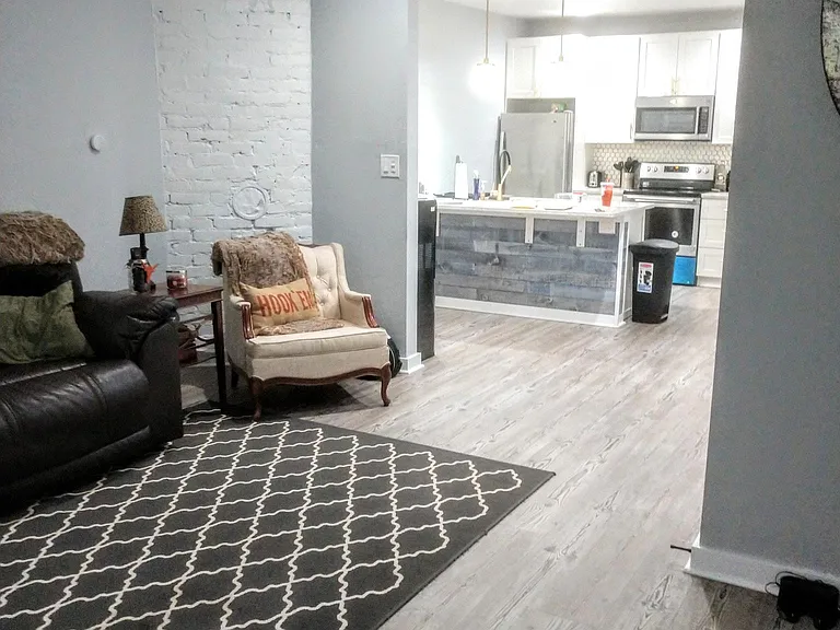 110 Handler St — Photo 3