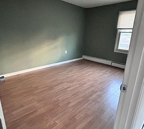 Bedroom 1 ( with 1 closet)