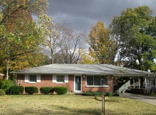 119 Fairview Dr, Carmi, IL 62821