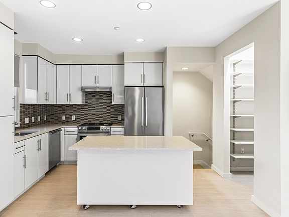 5th image of 150 Avocet Way #150