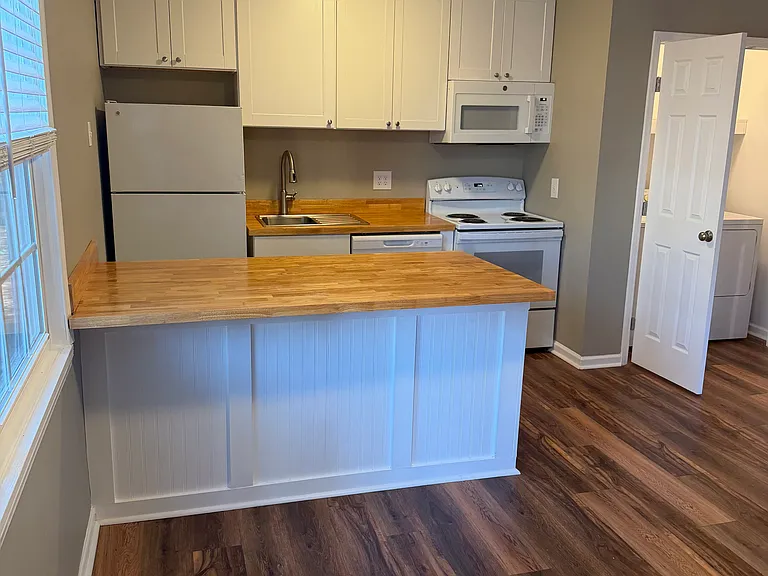 1437 Fernwood Glendale Rd #A — Photo 5