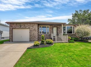 189 Castlewood Dr, Cheektowaga, NY 14227