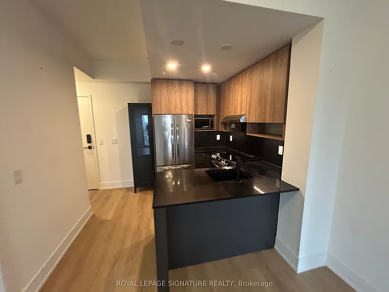 206 King St W #501 — Photo 17