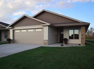 3355 Maple Leaf Loop S, Fargo, ND 58104