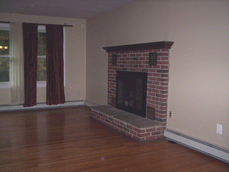2nd image of 39 Scotsdale Rd