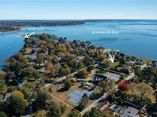 51 8th Ave, Warwick, RI 02886