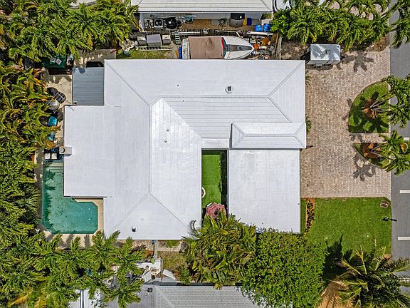 2nd image of 1166 Beach Road