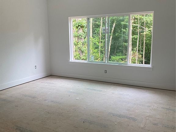 3rd image of 18 Melling Ln
