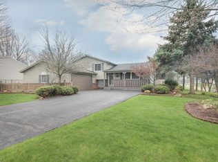 1301 Woodledge Dr, Mineral Ridge, OH