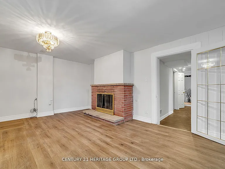 31 Larabee Cres #BASEMENT — Photo 11