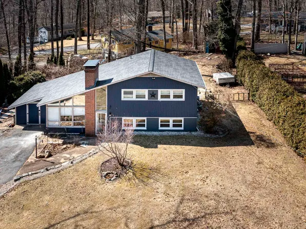 24 North Glenwoods Road, Ledyard, CT 06335