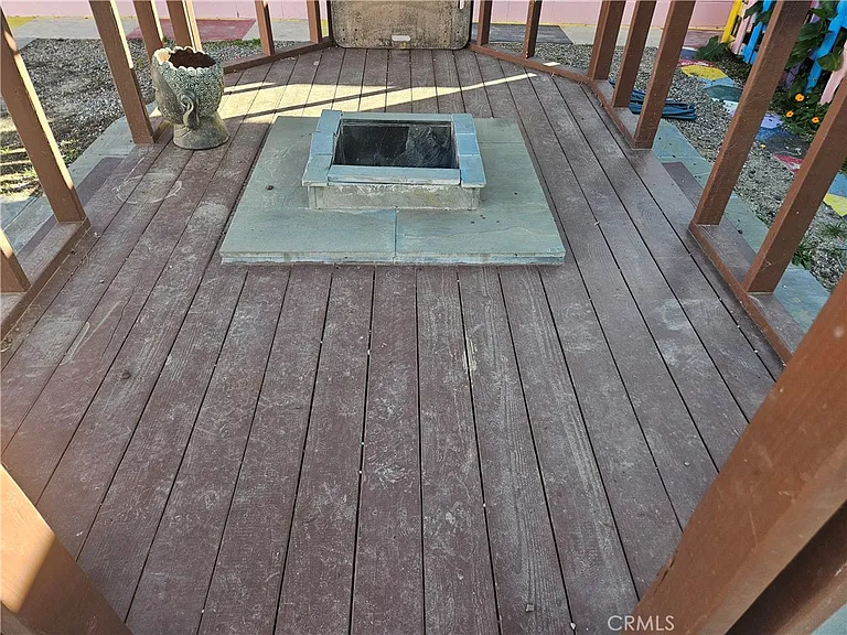 6907 White Oak Ave — Photo 44