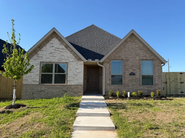 2900 SW Lovely Ln, Bentonville, AR 72712
