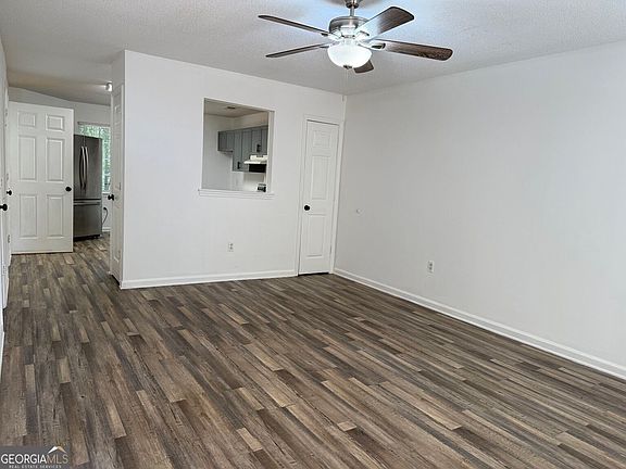 4th image of 110 Pasteur Ct