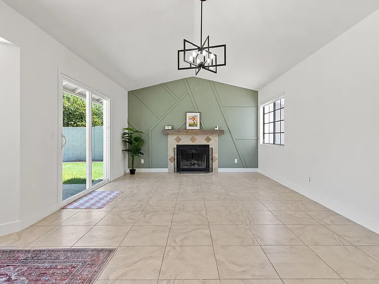 1436 E Kent Ave — Photo 22