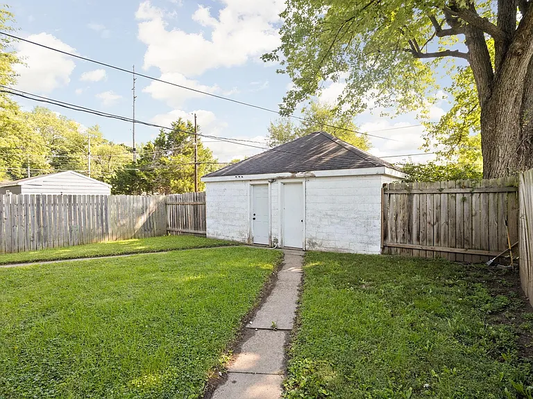 4851 Hillside Ave — Photo 8