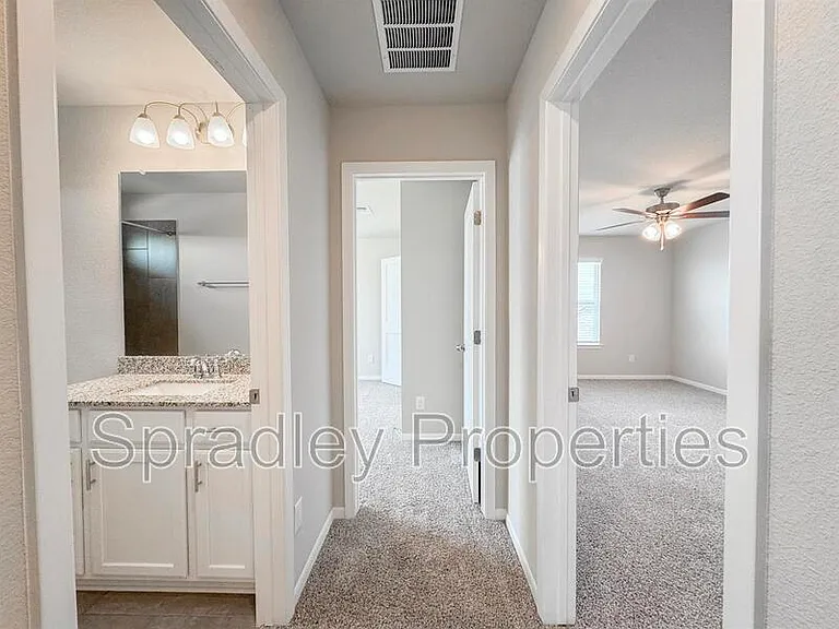 2716 Fox River Dr — Photo 25