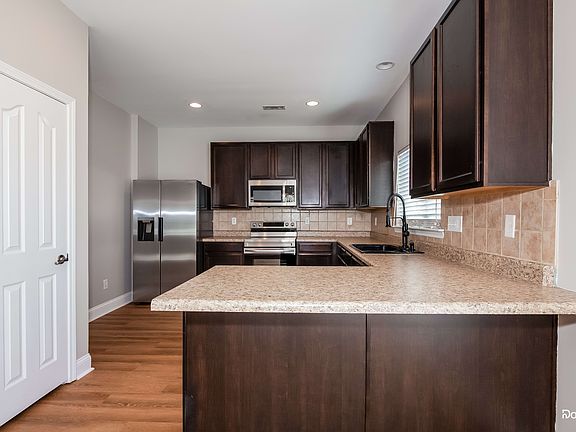 4th image of 3132 Teton Dr
