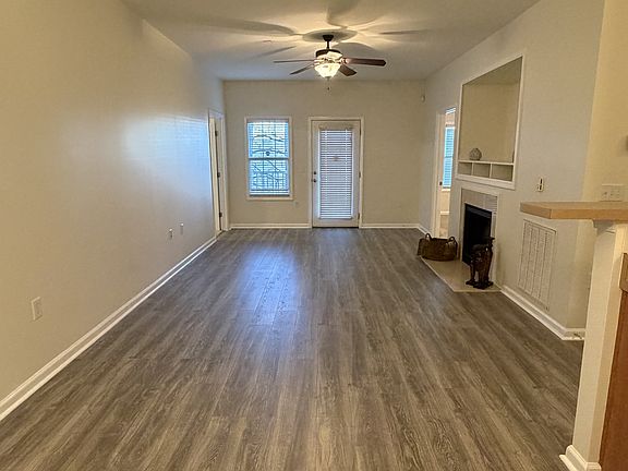 3rd image of 635 Marshtree Ln Unit 1-206
