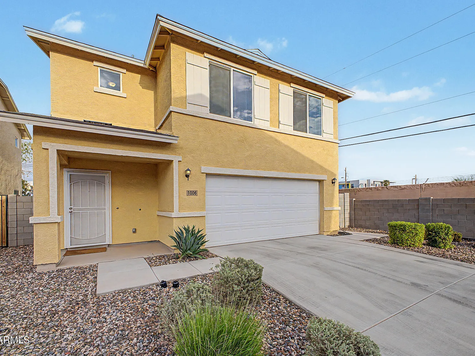 3 bed, 2.5 bath, 1858 sqft, $2,500 — Photo 2