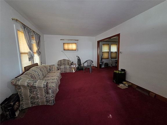 4th image of 764 Heck Ave