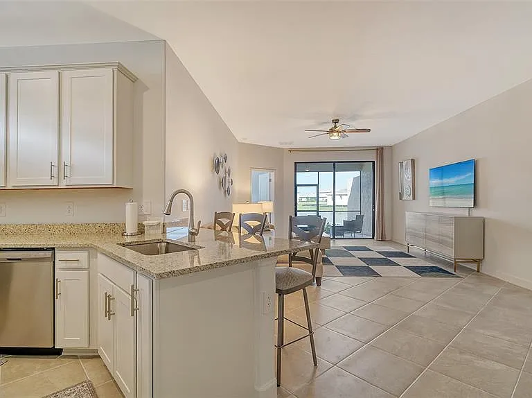 15721 Sunny Day Dr — Photo 3