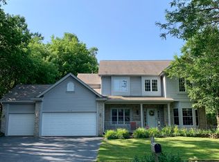 579 Primrose Ln, Crystal Lake, IL 60014