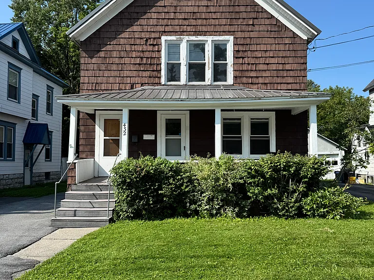 432 W Ten Eyck St — Photo 1