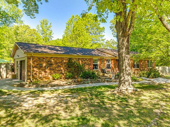 2nd image of 2448 Country Club Dr