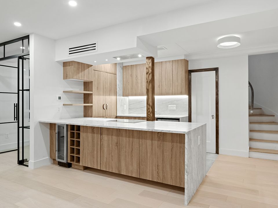 1st image of 25 Central Park W APT 6S