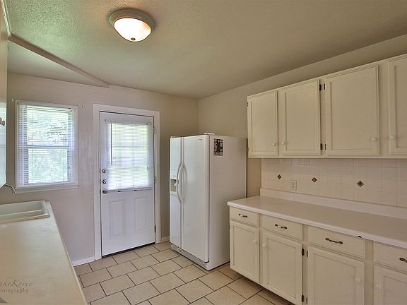 5th image of 2310 Meander St