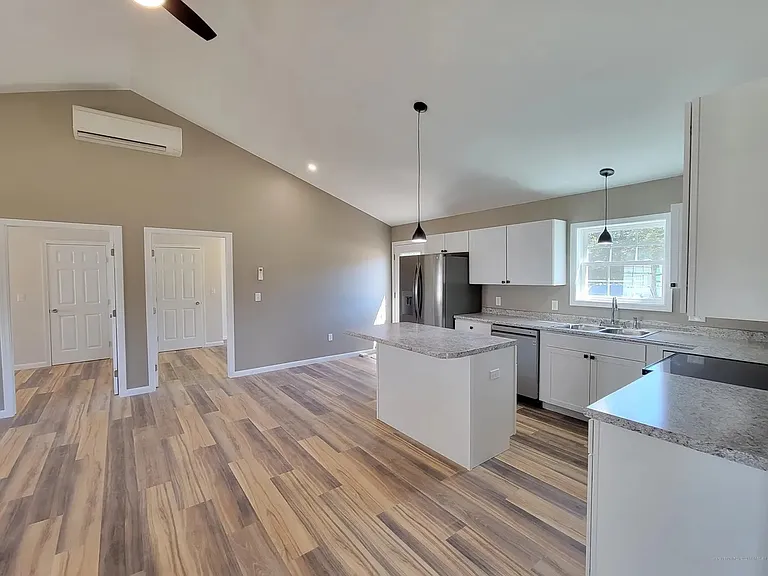 19 Clearwater Ave — Photo 5