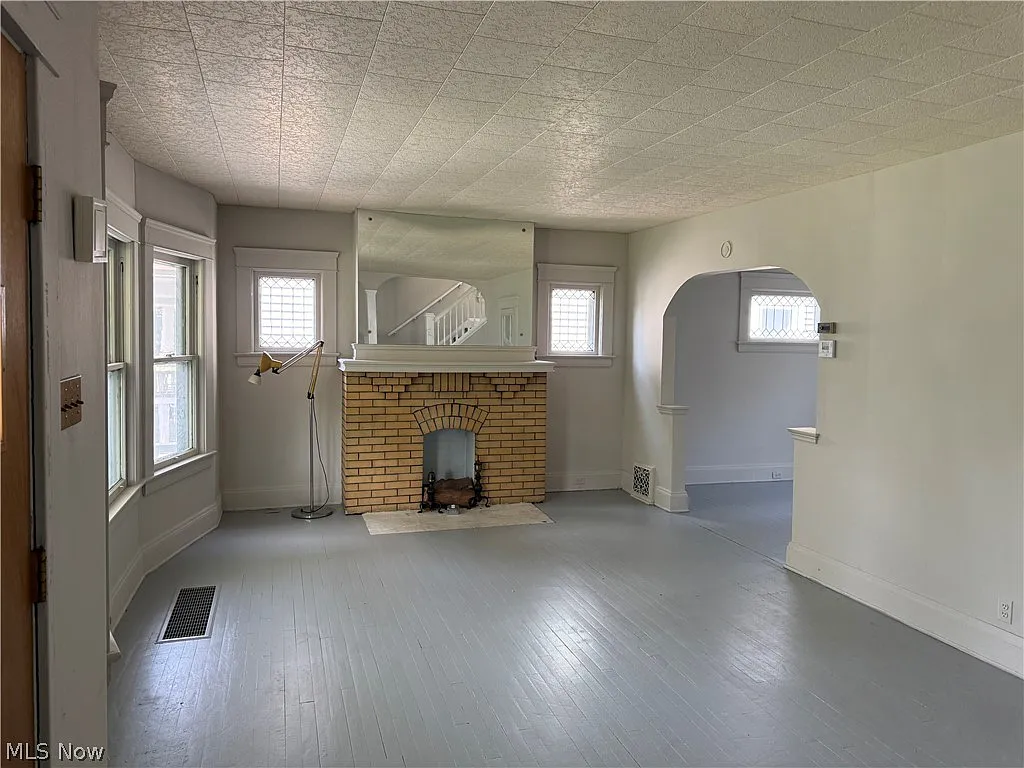 3 bed, 1.5 bath, $1,300 — Photo 4